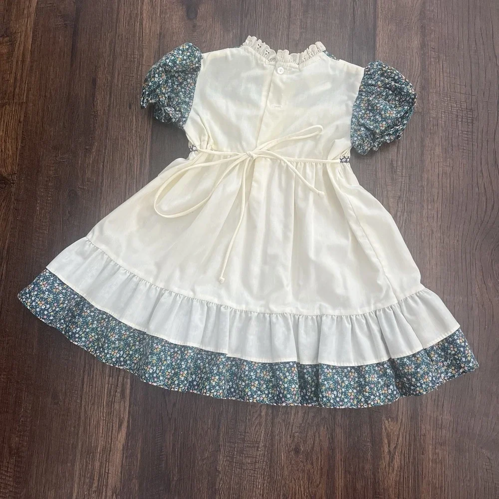 Vintage DISNEY Winnie Pooh Blue Prairie Floral Smocked Peasant Dress Y2K 4T Girl